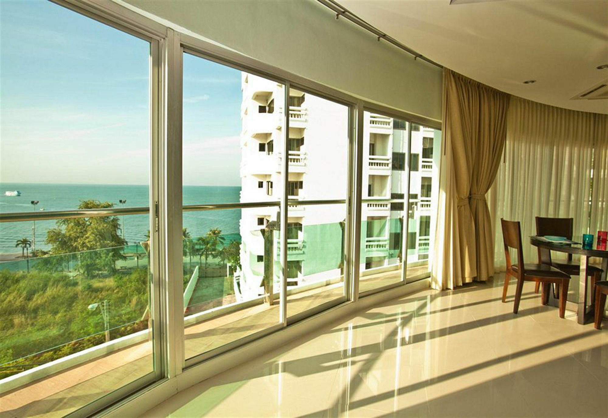 Royal Beach View Pattaya Eksteriør bilde